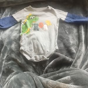 Garanimals baby boy onesie size 6-9 months